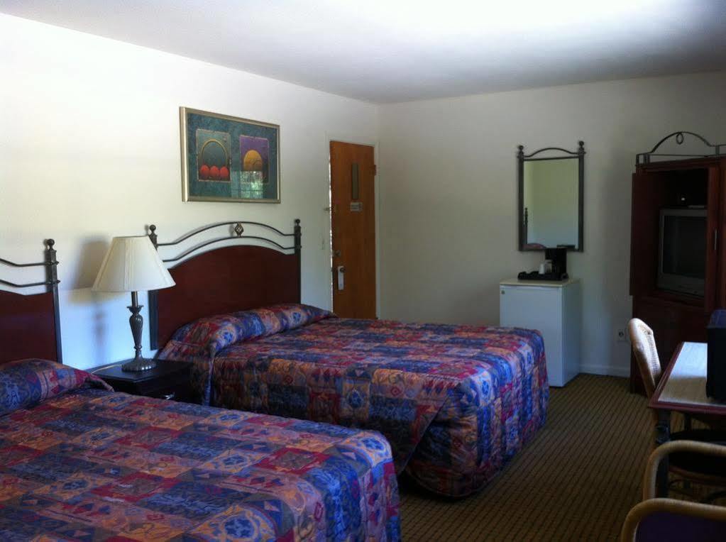Golden Chain Motel Grass Valley Bagian luar foto